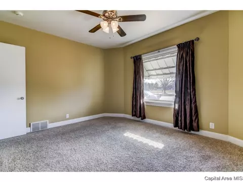 2745 E Sangamon Ave, Springfield, IL 62702 photo 12