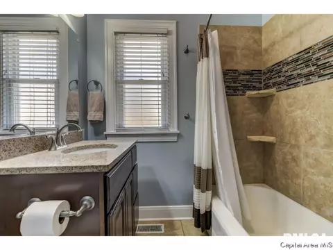 2745 E Sangamon Ave, Springfield, IL 62702 photo 14