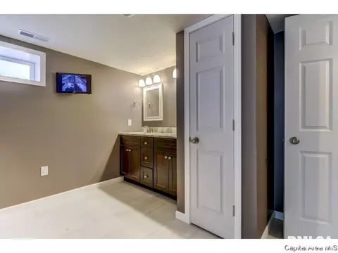 2745 E Sangamon Ave, Springfield, IL 62702 photo 19