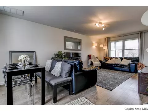 2404 Gander Rd, Springfield, IL 62711 photo 4