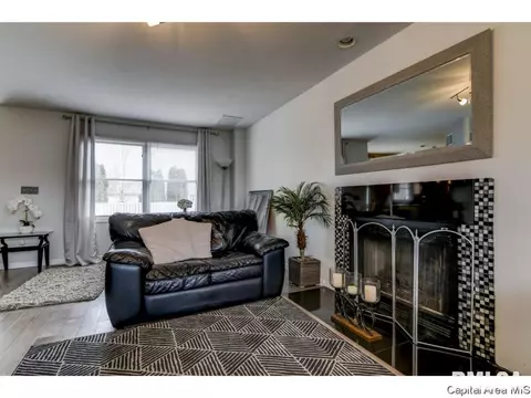 2404 Gander Rd, Springfield, IL 62711 photo 5
