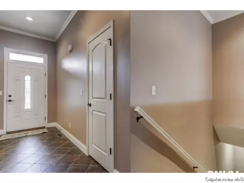 2910 Cronin, Springfield, IL 62711 photo 2