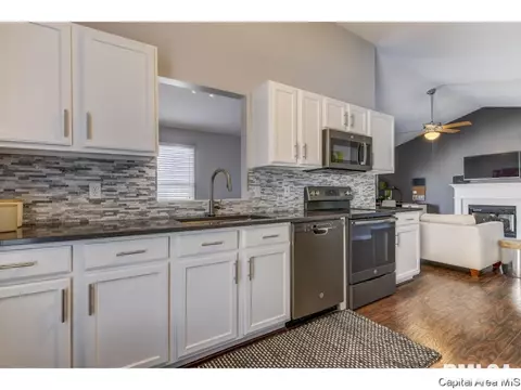 3809 Kerry Blvd, Springfield, IL 62712 photo 9