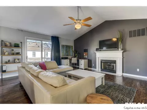 3809 Kerry Blvd, Springfield, IL 62712 photo 3