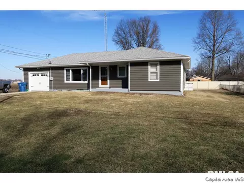 1513 E Walnut St, Chatham, IL 62629 photo 1
