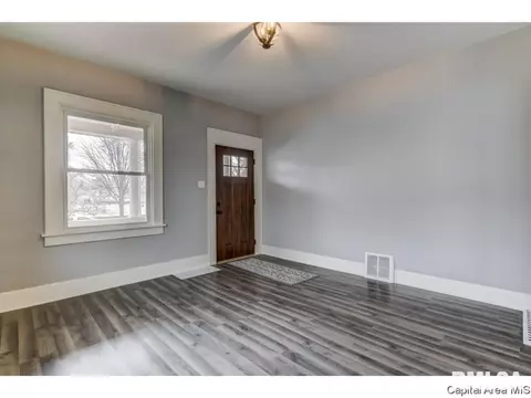 1416 S 2nd, Springfield, IL 62704 photo 2