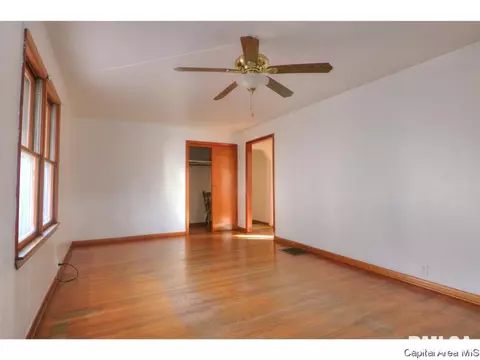 1925 E Kys, Springfield, IL 62702 photo 3