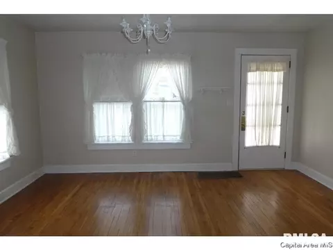 2513 Yale Blvd, Springfield, IL 62703 photo 2