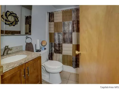 38 Groton Dr, Springfield, IL 62702 photo 8