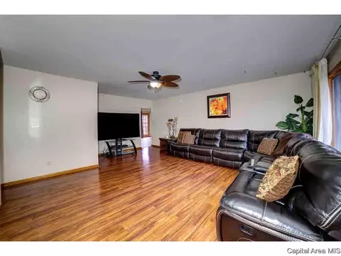 38 Groton Dr, Springfield, IL 62702 photo 4