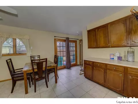 38 Groton Dr, Springfield, IL 62702 photo 17