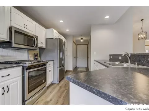 2212 Renwick Dr, Springfield, IL 62704 photo 12