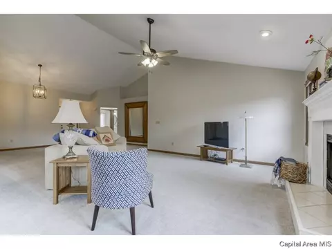 2212 Renwick Dr, Springfield, IL 62704 photo 7