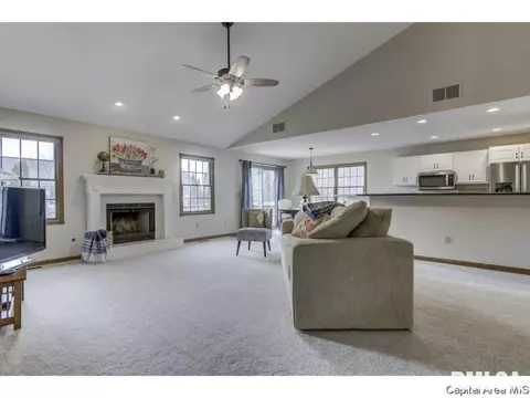 2212 Renwick Dr, Springfield, IL 62704 photo 5