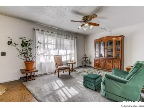 2475 Arrowhead Dr, Springfield, IL 62702 photo 4