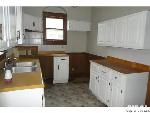 2216 S 9th Street St, Springfield, IL 62703 photo 7