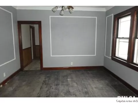 2216 S 9th Street St, Springfield, IL 62703 photo 4