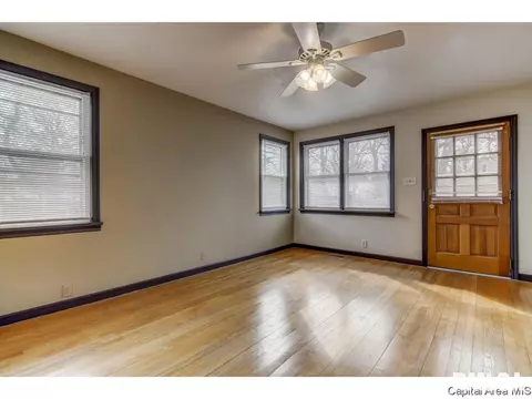 823 S Walnut St, Springfield, IL 62704 photo 13