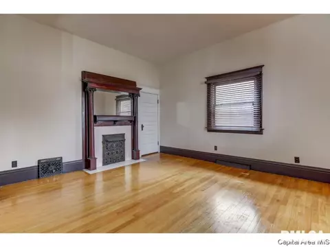 823 S Walnut St, Springfield, IL 62704 photo 4