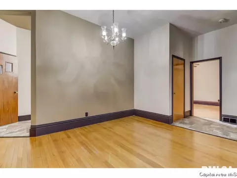 823 S Walnut St, Springfield, IL 62704 photo 6