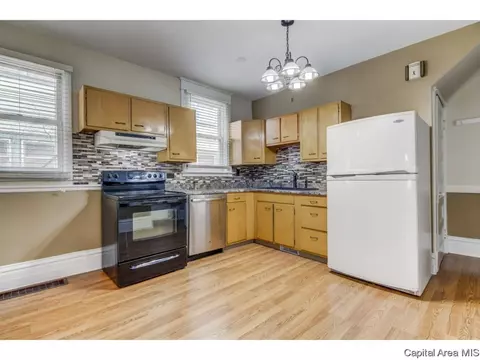 823 S Walnut St, Springfield, IL 62704 photo 8