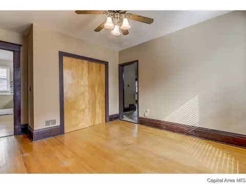 823 S Walnut St, Springfield, IL 62704 photo 11