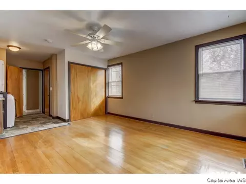 823 S Walnut St, Springfield, IL 62704 photo 15