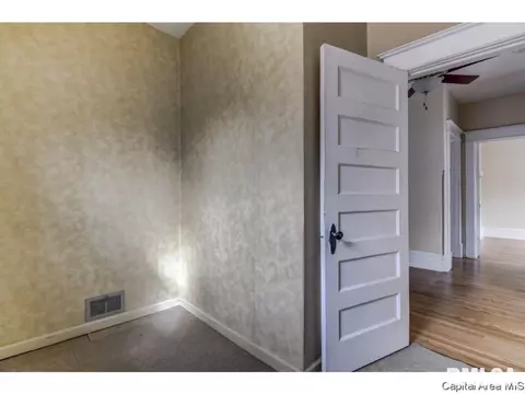 823 S Walnut St, Springfield, IL 62704 photo 27