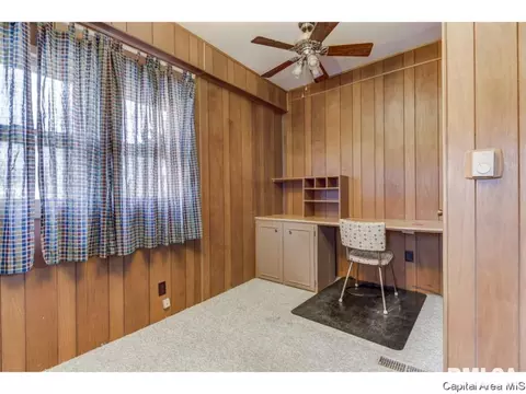 823 S Walnut St, Springfield, IL 62704 photo 2