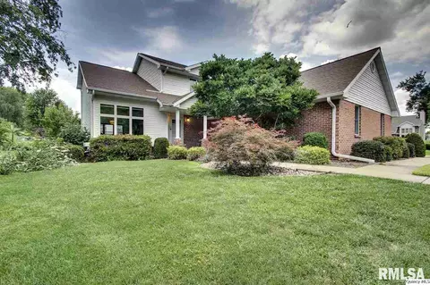 2833 E Oakbrook, Quincy, IL 62301 photo 1