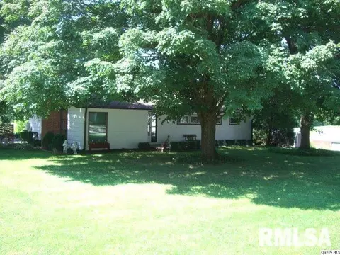 211 Walker, Ursa, IL 62376 photo 1
