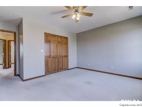2105 Burgess Dr, Springfield, IL 62711 photo 29