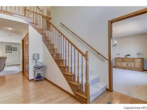 2105 Burgess Dr, Springfield, IL 62711 photo 7