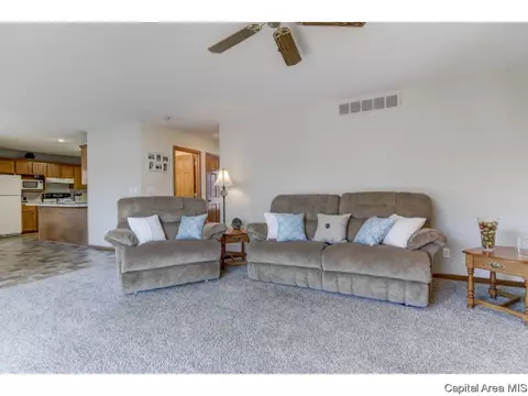 2105 Burgess Dr, Springfield, IL 62711 photo 12