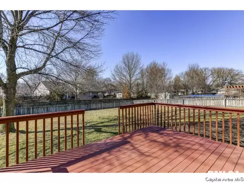 2105 Burgess Dr, Springfield, IL 62711 photo 5