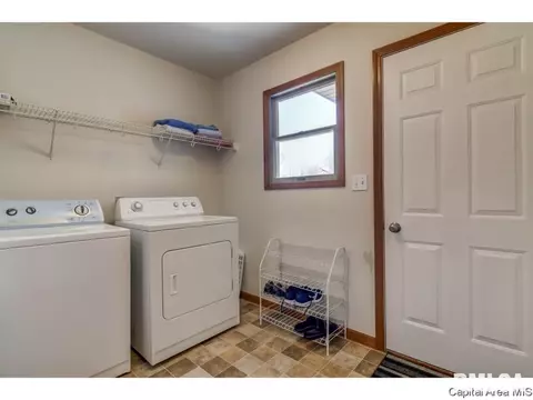 2105 Burgess Dr, Springfield, IL 62711 photo 20