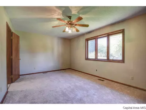 3516 Persimmon Dr, Springfield, IL 62712 photo 16