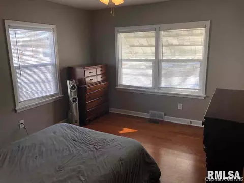2121 22nd St, Springfield, IL 62702 photo 5