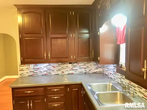 3217 S 3rd St, Springfield, IL 62703 photo 4