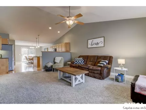 458 Chris, Springfield, IL 62711 photo 5