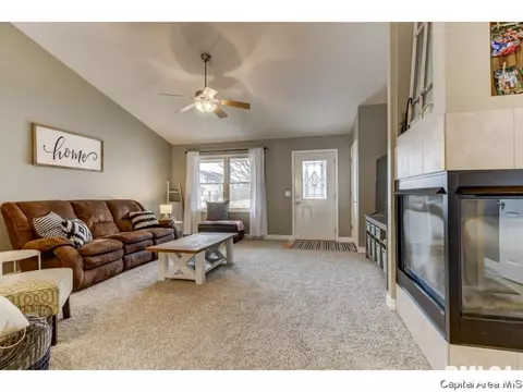 458 Chris, Springfield, IL 62711 photo 4