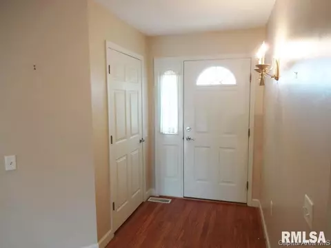 2813 Findley Dr, Springfield, IL 62704 photo 2