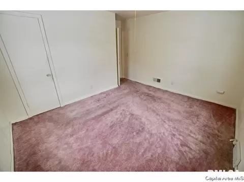 2236 S Spg, Springfield, IL 62704 photo 12