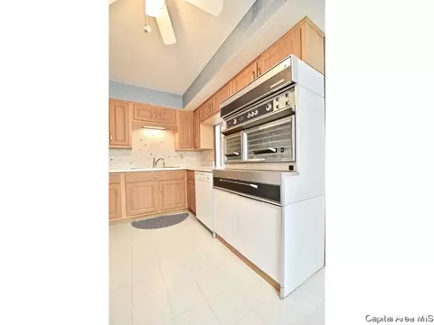 2236 S Spg, Springfield, IL 62704 photo 10