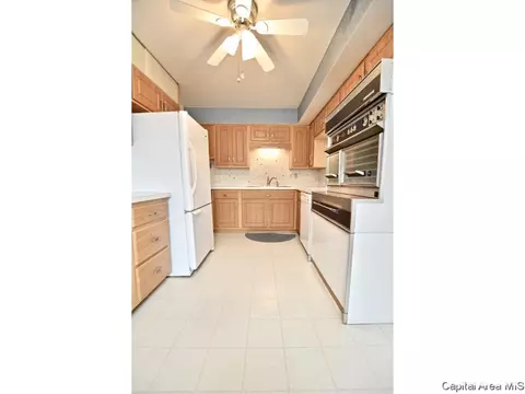 2236 S Spg, Springfield, IL 62704 photo 8