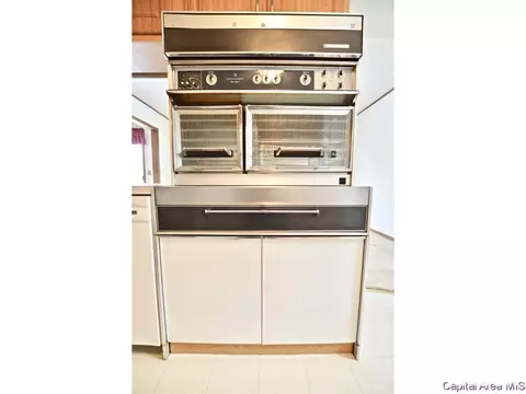 2236 S Spg, Springfield, IL 62704 photo 11