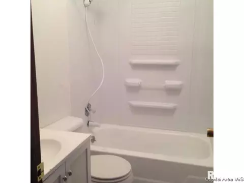 205 W Elliott Ave, Springfield, IL 62702 photo 4
