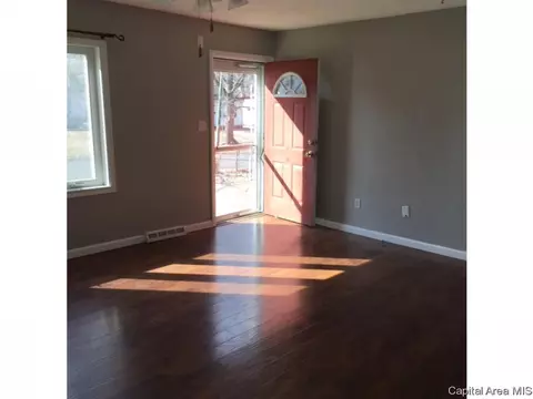 4 Bryant Ln, Springfield, IL 62702 photo 2