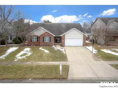 1006 Mesa Dr, Chatham, IL 62629 photo 1