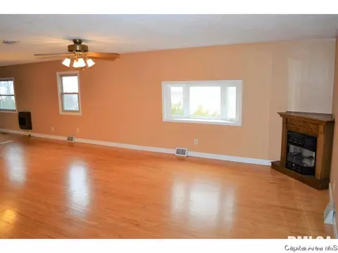 2466 Barr Rd, Hettick, IL 62649 photo 10